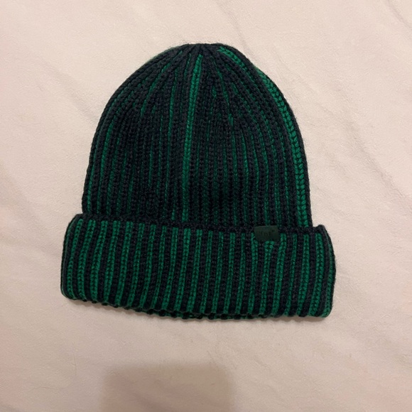 Green Aritzia Toque - Picture 1 of 1